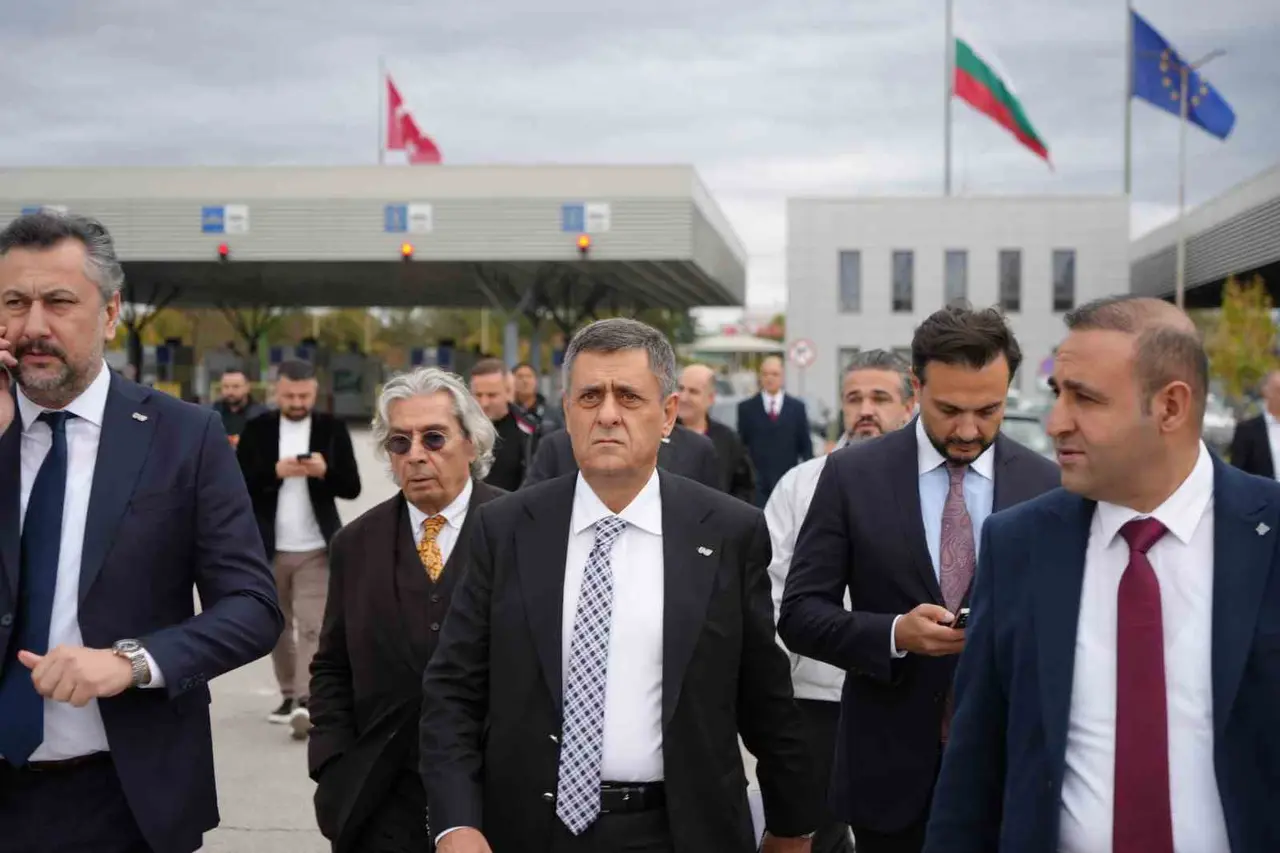 UND Başkanı Aras’tan Avrupa’ya çağrı: Tır şoförlerinin Schengen vize sorununa çözüm istedi