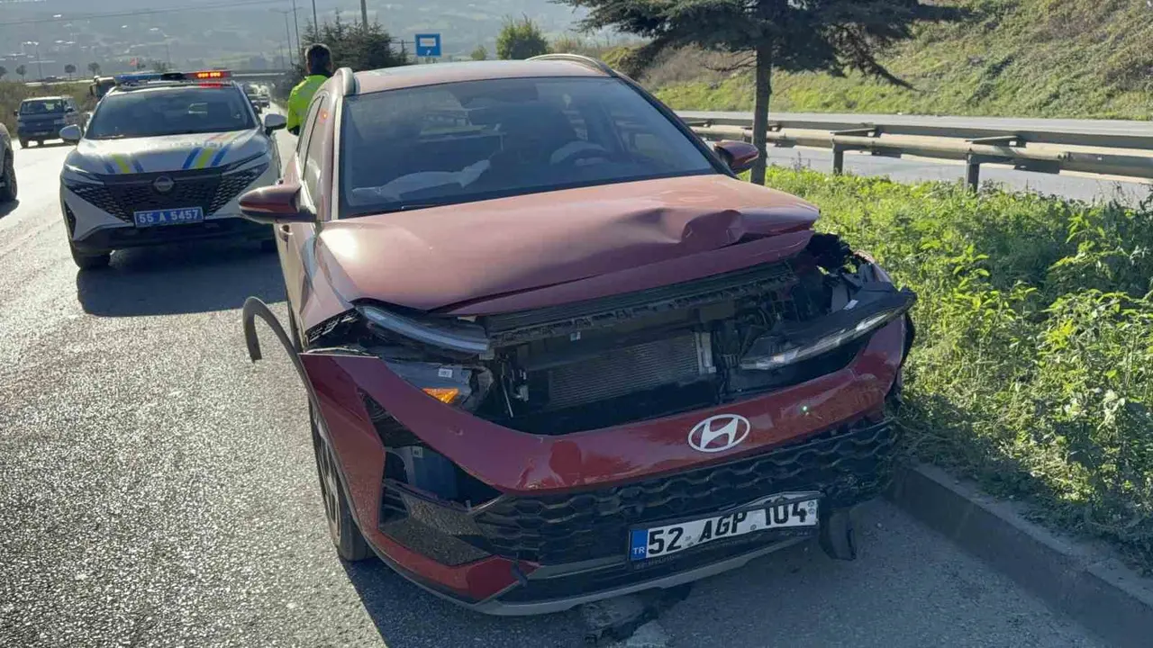 İlkadım’da otomobiller çarpıştı