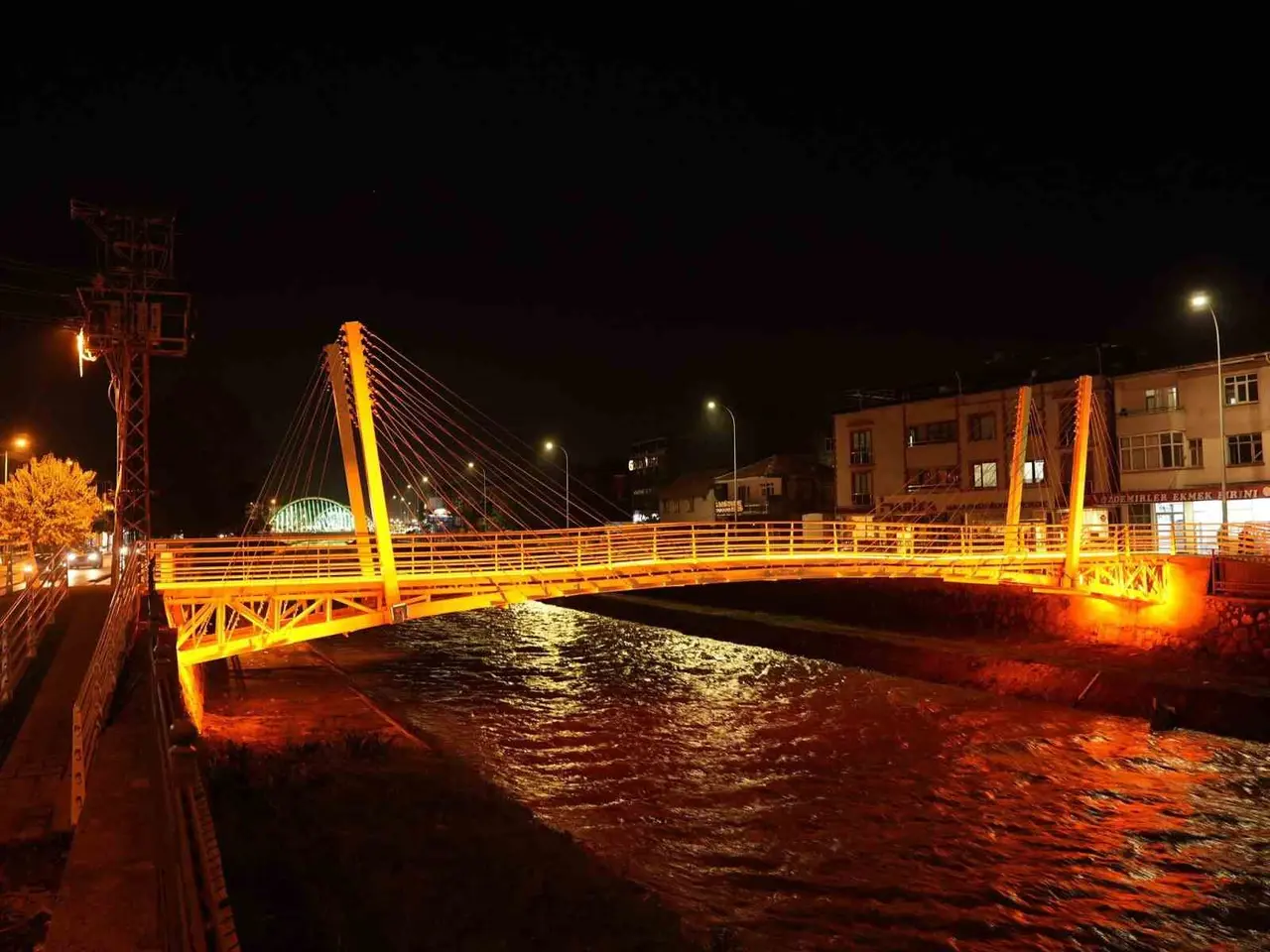 Düzce’de ikinci yaya köprüsü yenilenerek hizmete açıldı