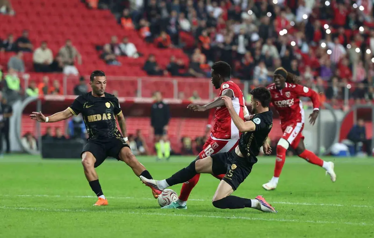 Trendyol Süper Lig: Samsunspor: 1 - Amed Sportif Faaliyetler: 2 (Maç sonucu)