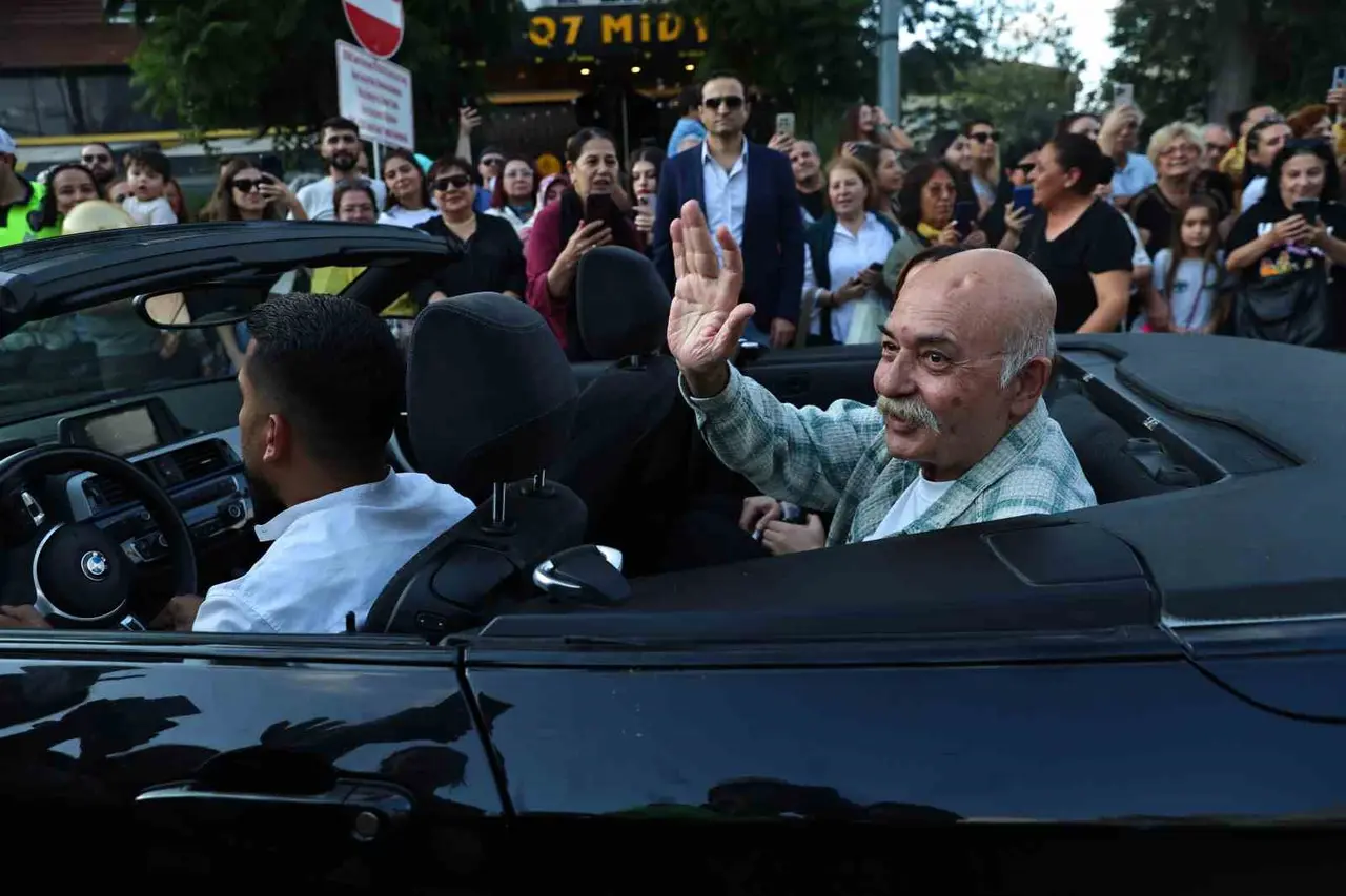 Altın Portakal Korteji’nde yıldızlar geçidi yaşanacak