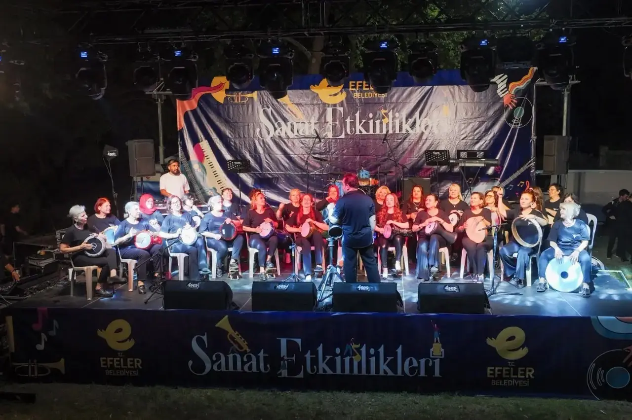 Cumhuriyet Bayramı Efeler’de dolu dolu kutlanacak