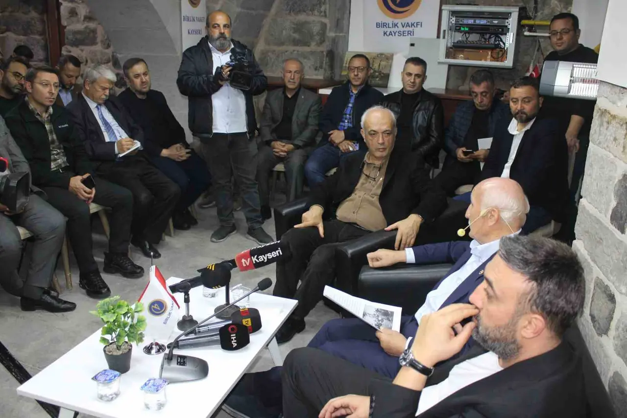 Yaşar Karayel: "En kötü sivil irade, en iyi askeri cuntadan iyidir"