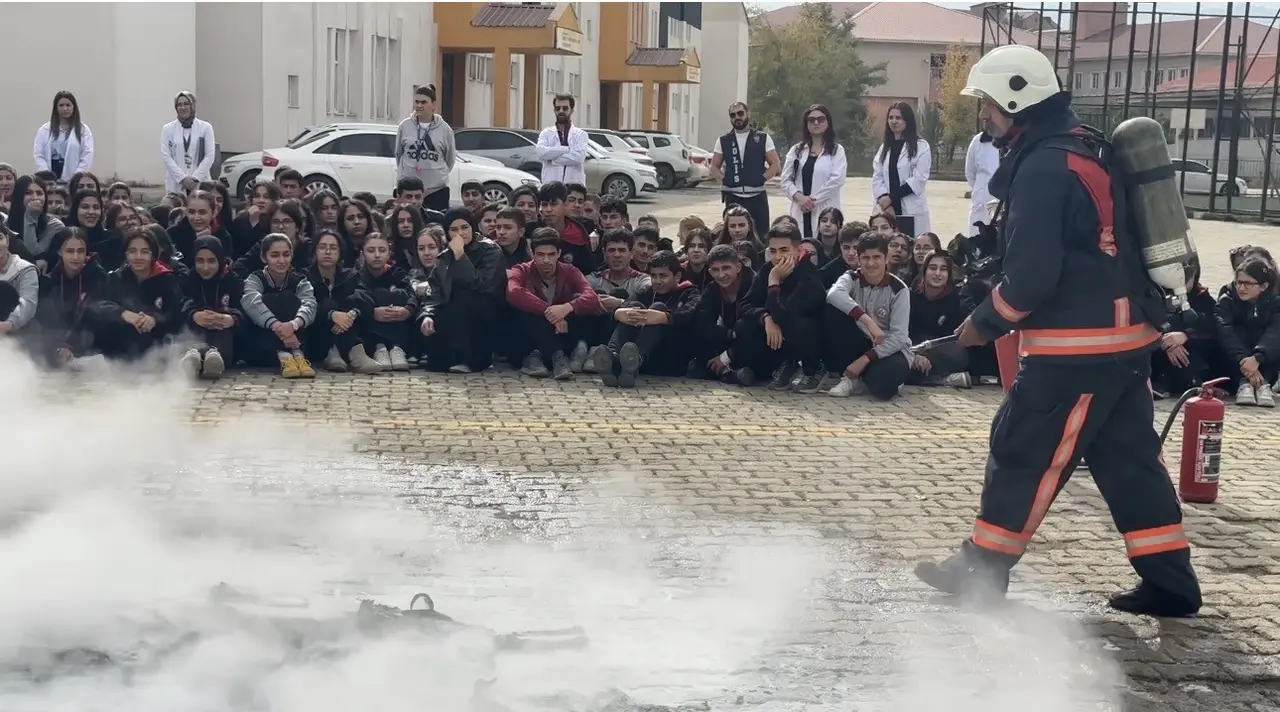 Yüksekova’da nefes kesen yangın tatbikatı