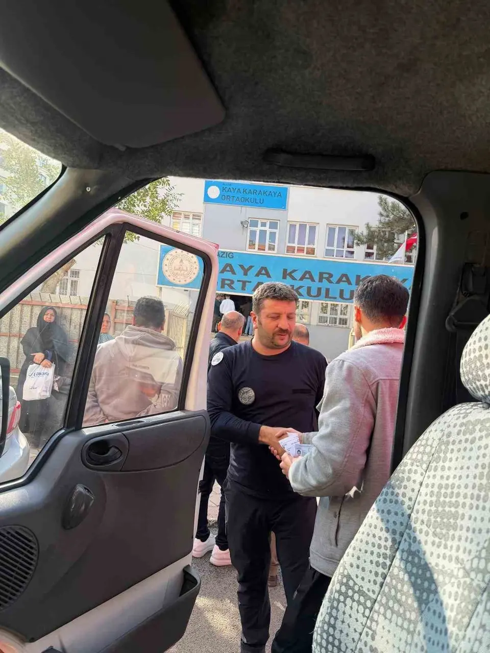 KPSS sınavına gidecekken asansörde kalan vatandaşın yardımına itfaiye yetişti