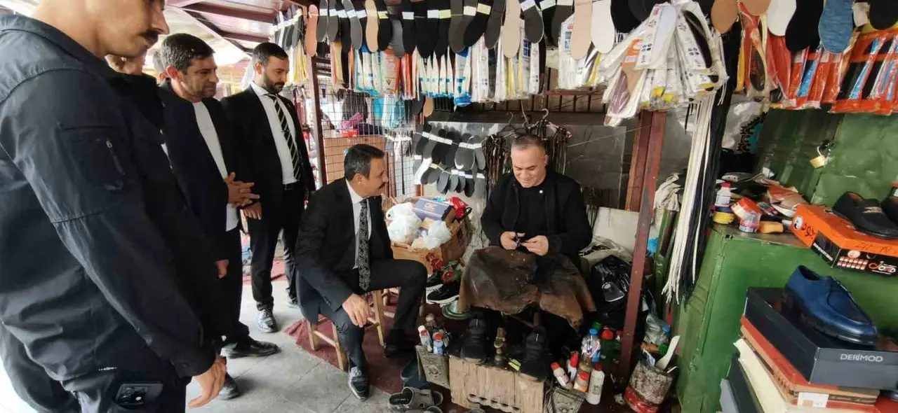 MHP Diyarbakır İl Başkanı Özcoşar sokak sokak gezerek ’Terörsüz Türkiye’ sürecini anlatıyor