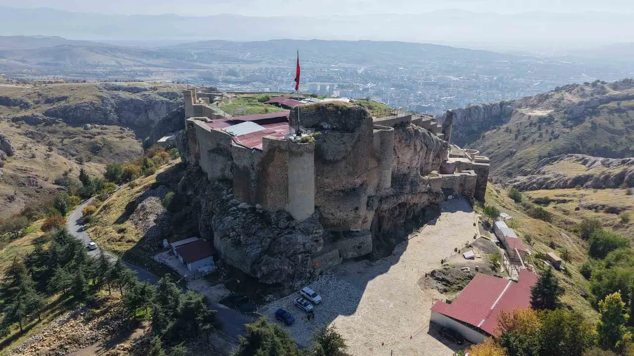 Elazığ’da 940 yıllık cami, restorasyonun ardından ibadete açıldı