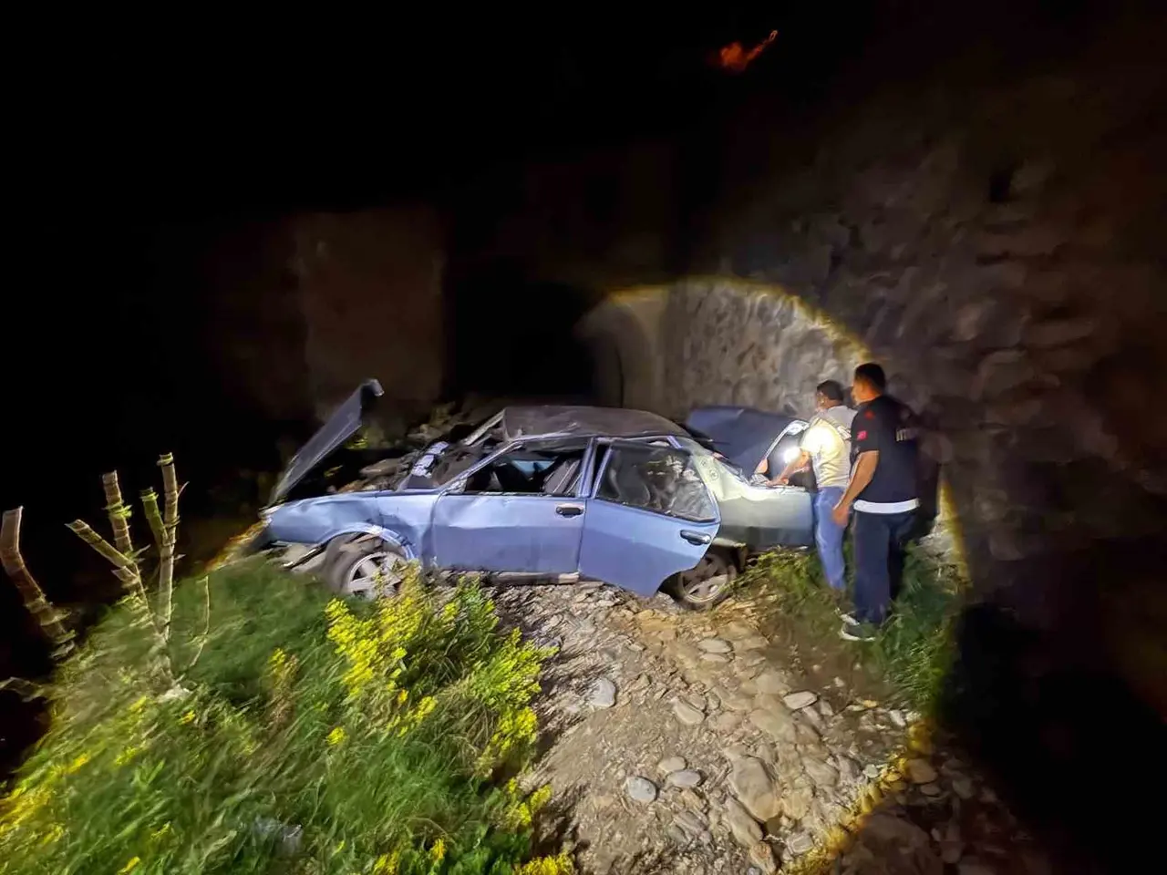 Osmaniye’de otomobil köprüden uçtu: 1 yaralı