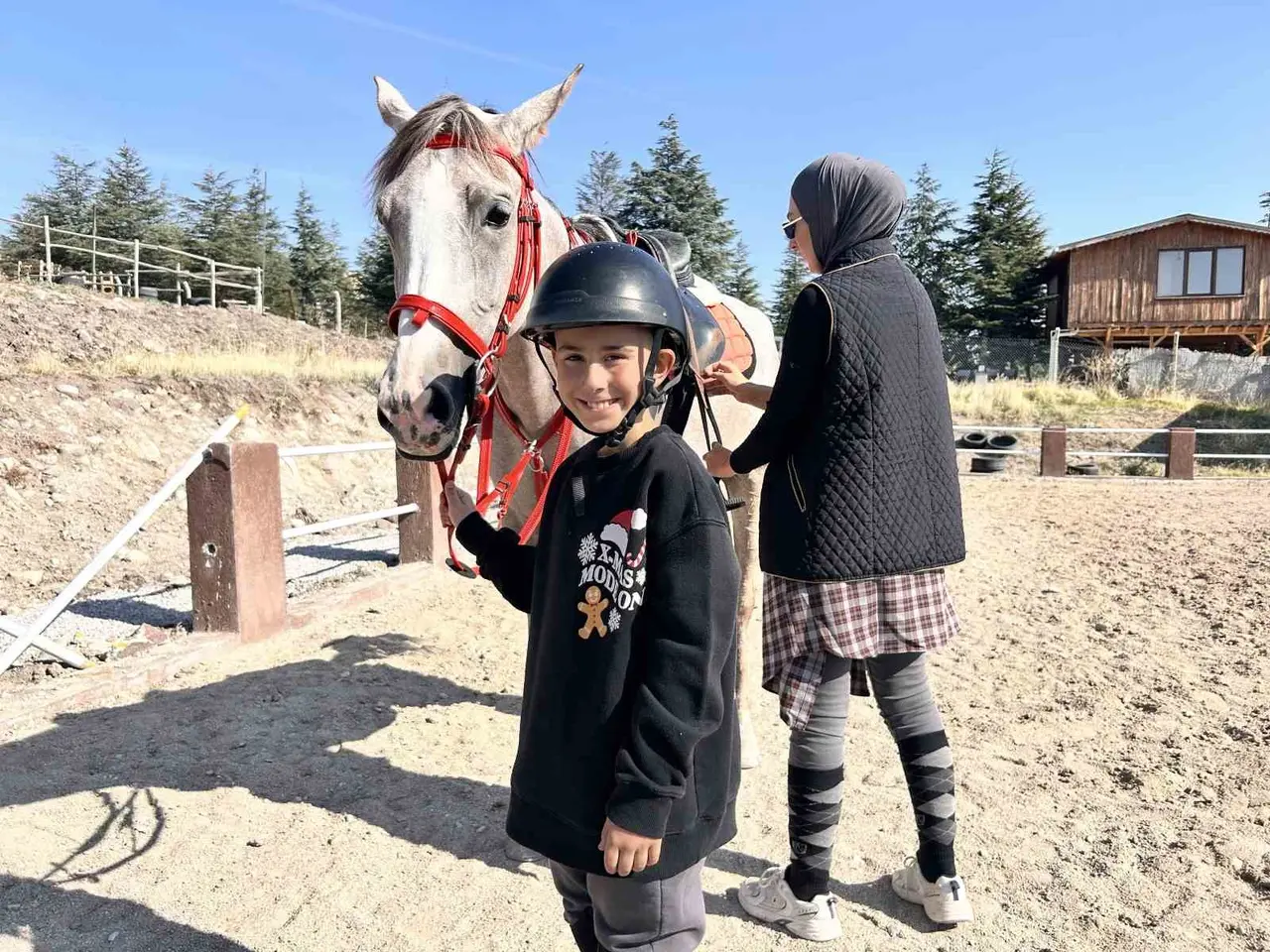 Atlarla vakit geçiren çocuklar teknolojiye mesafe koyuyor