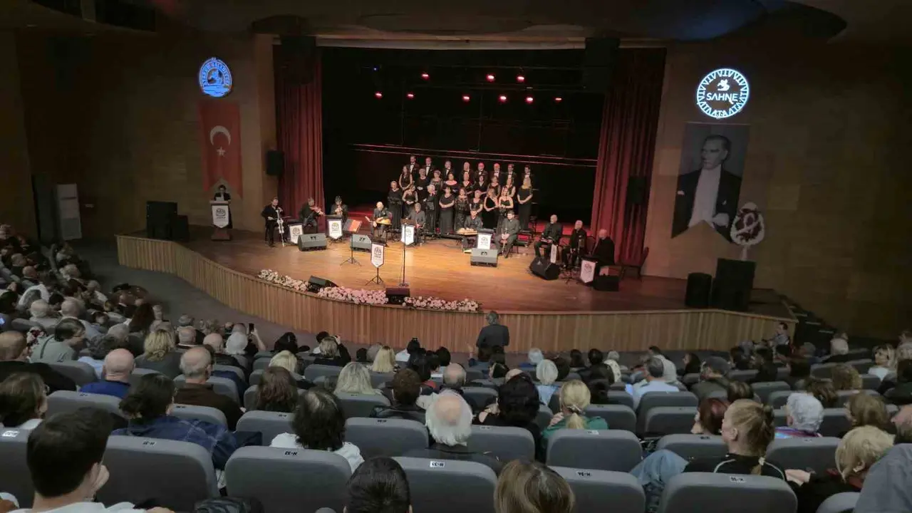 Samsun’da SAYSAD TSM Korosu’ndan kuruluş konseri