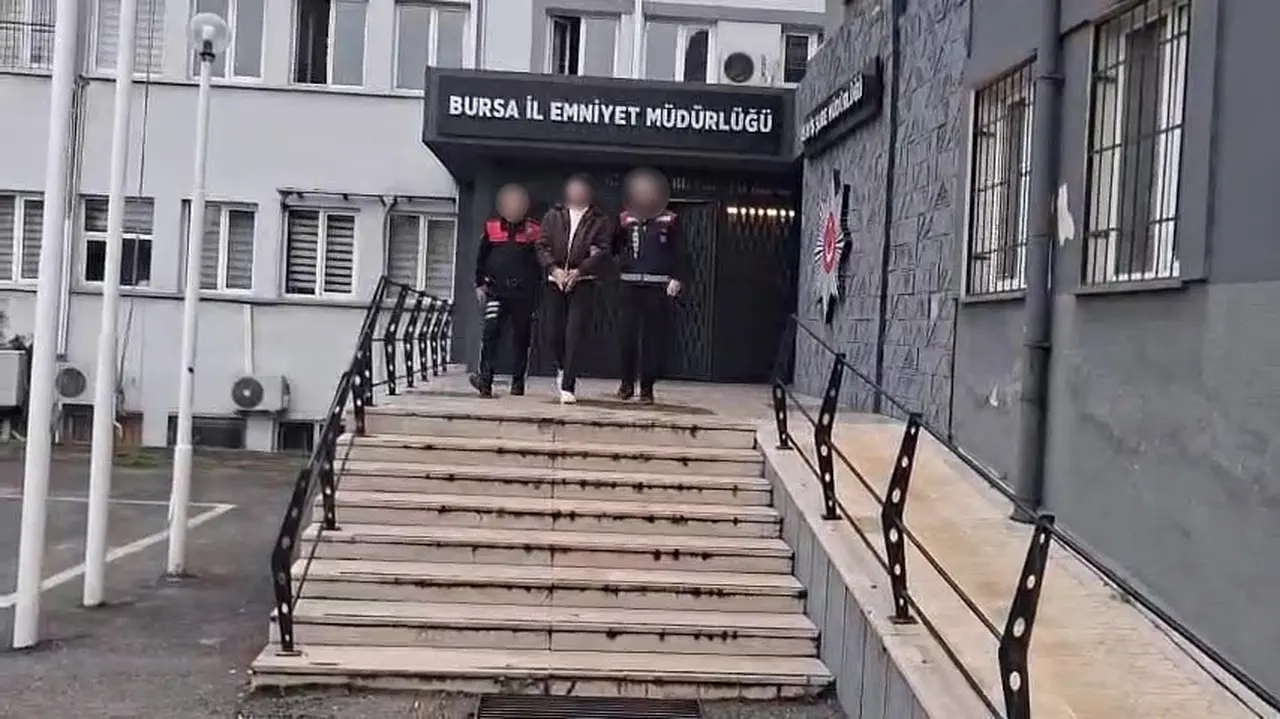 Bursa’da güzellik merkezi üzerinden dolandırıcılık operasyonu: 305 senet ele geçirildi