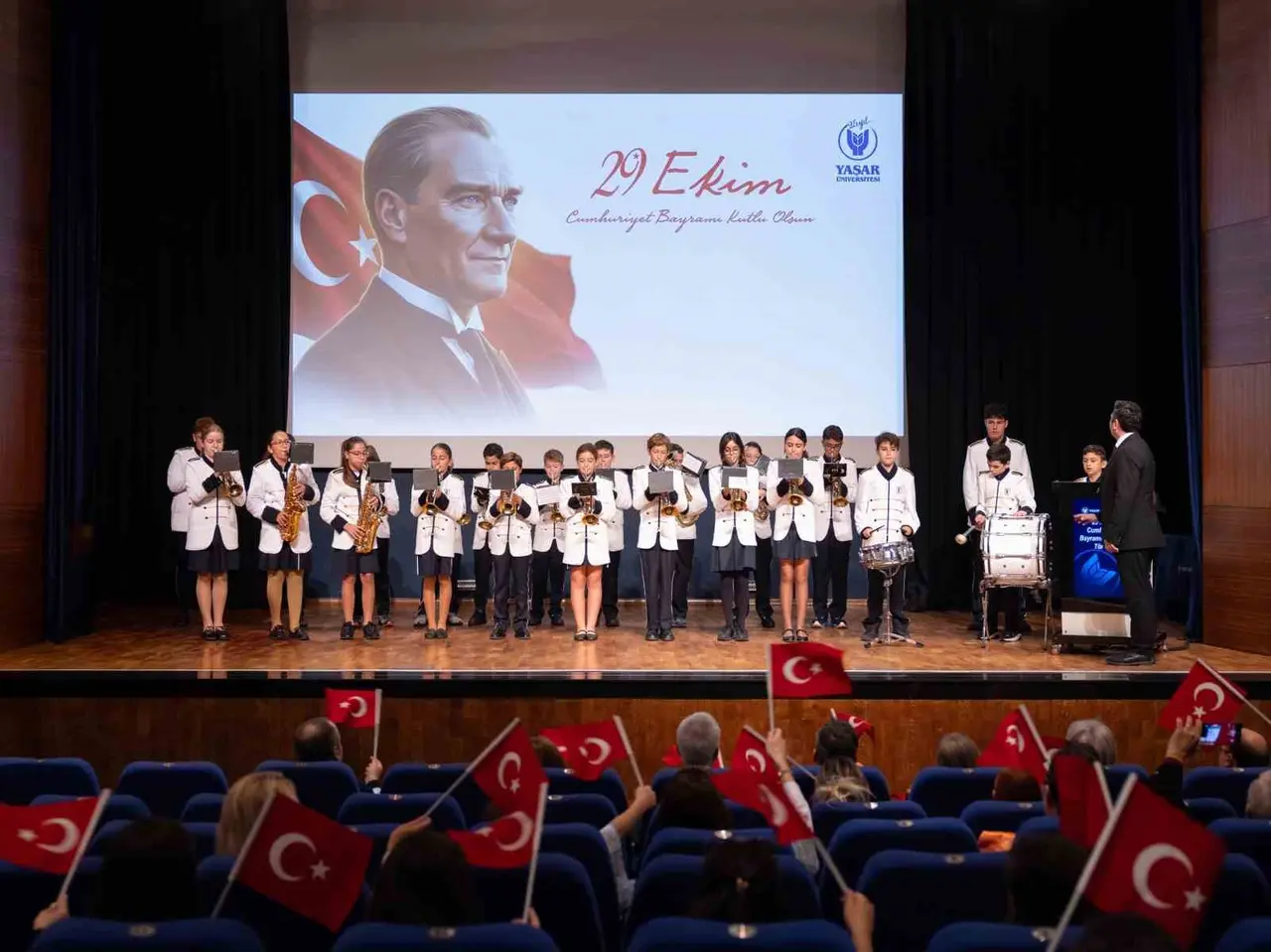 Yaşar Üniversitesinde cumhuriyet coşkusu