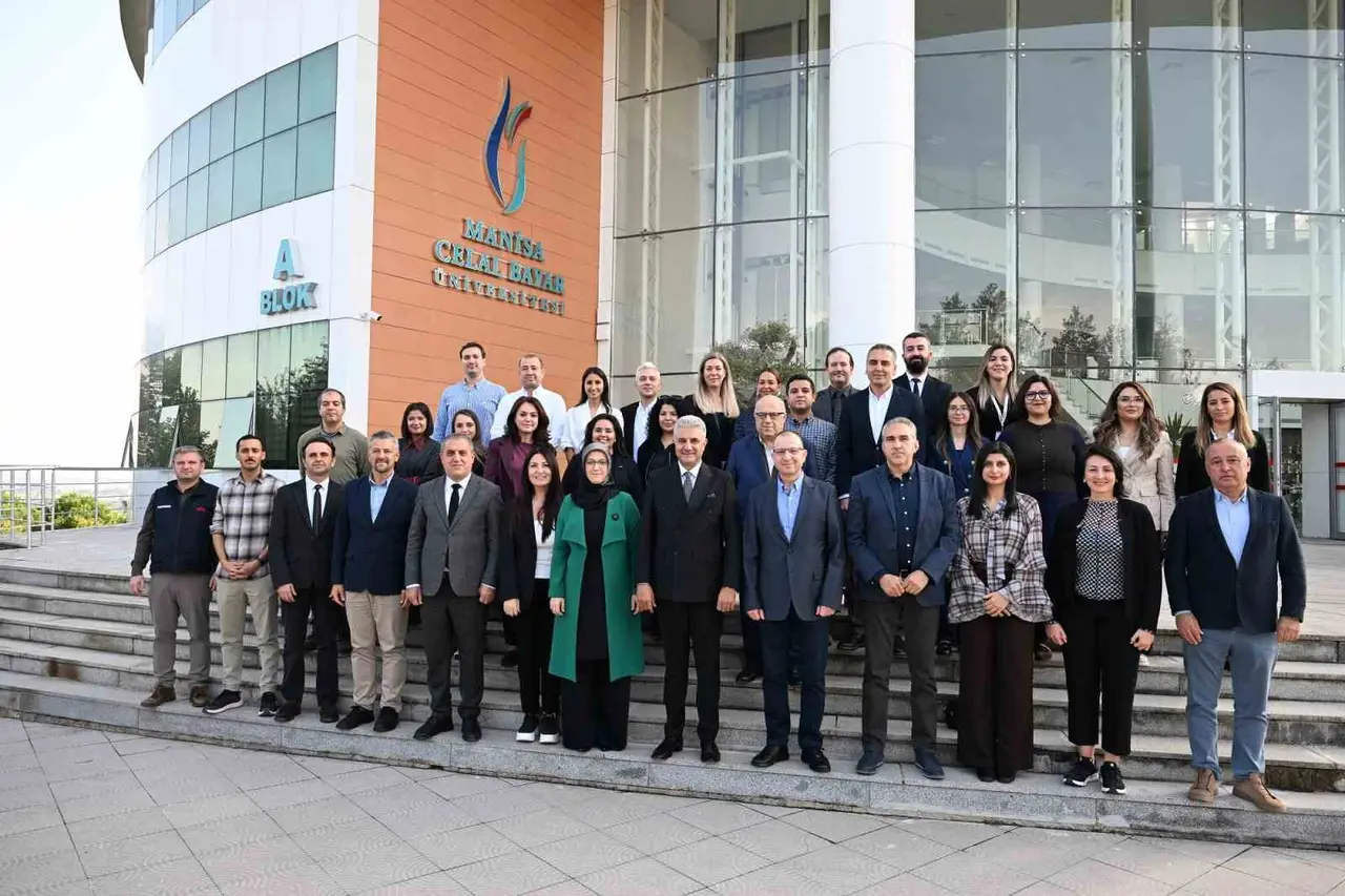Gençler yeşil dönüşümü sahada öğrenecek