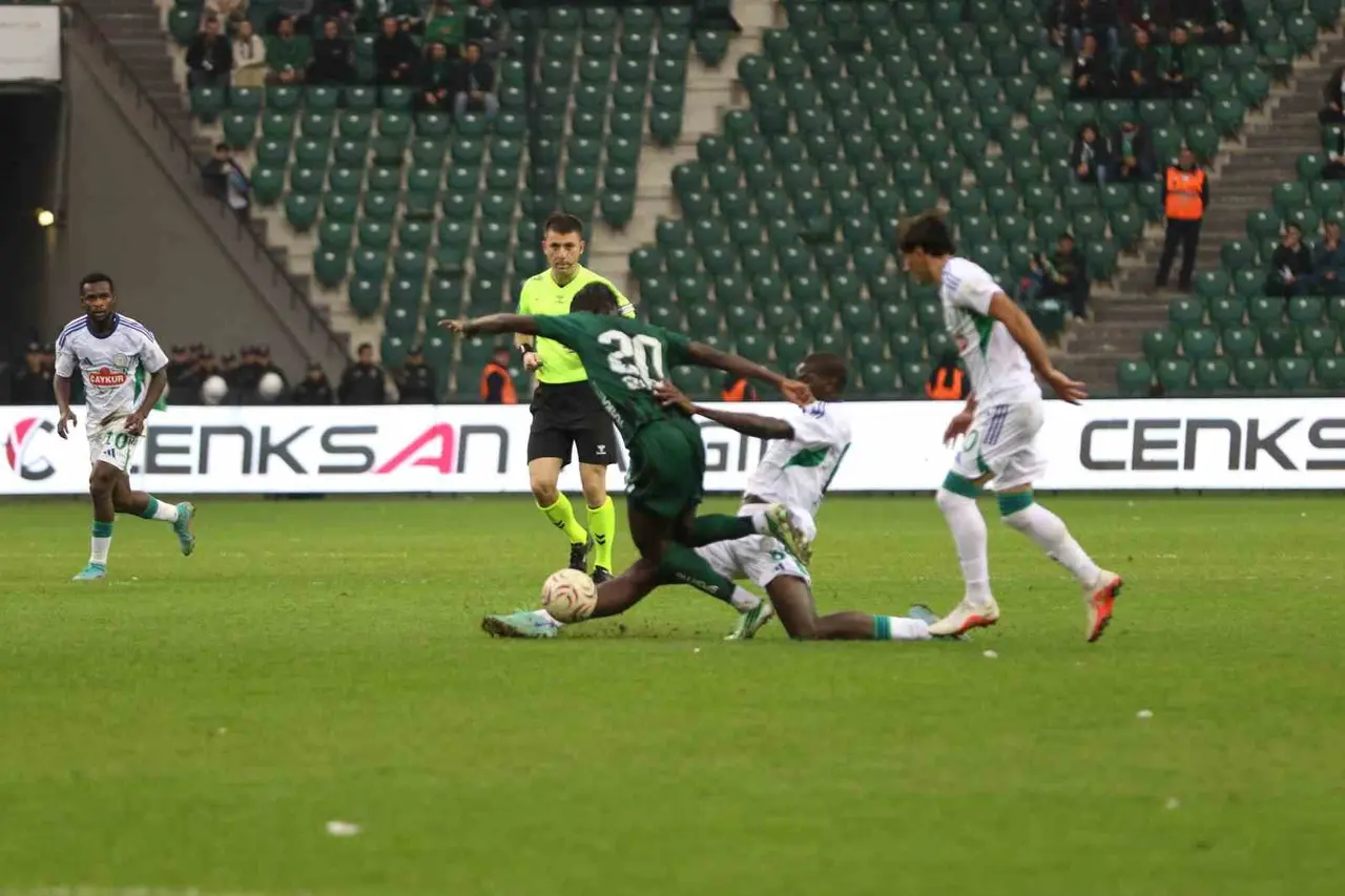 Trendyol Süper Lig: Kocaelispor: 0 - Çaykur Rizespor: 0 (Maç sonucu)