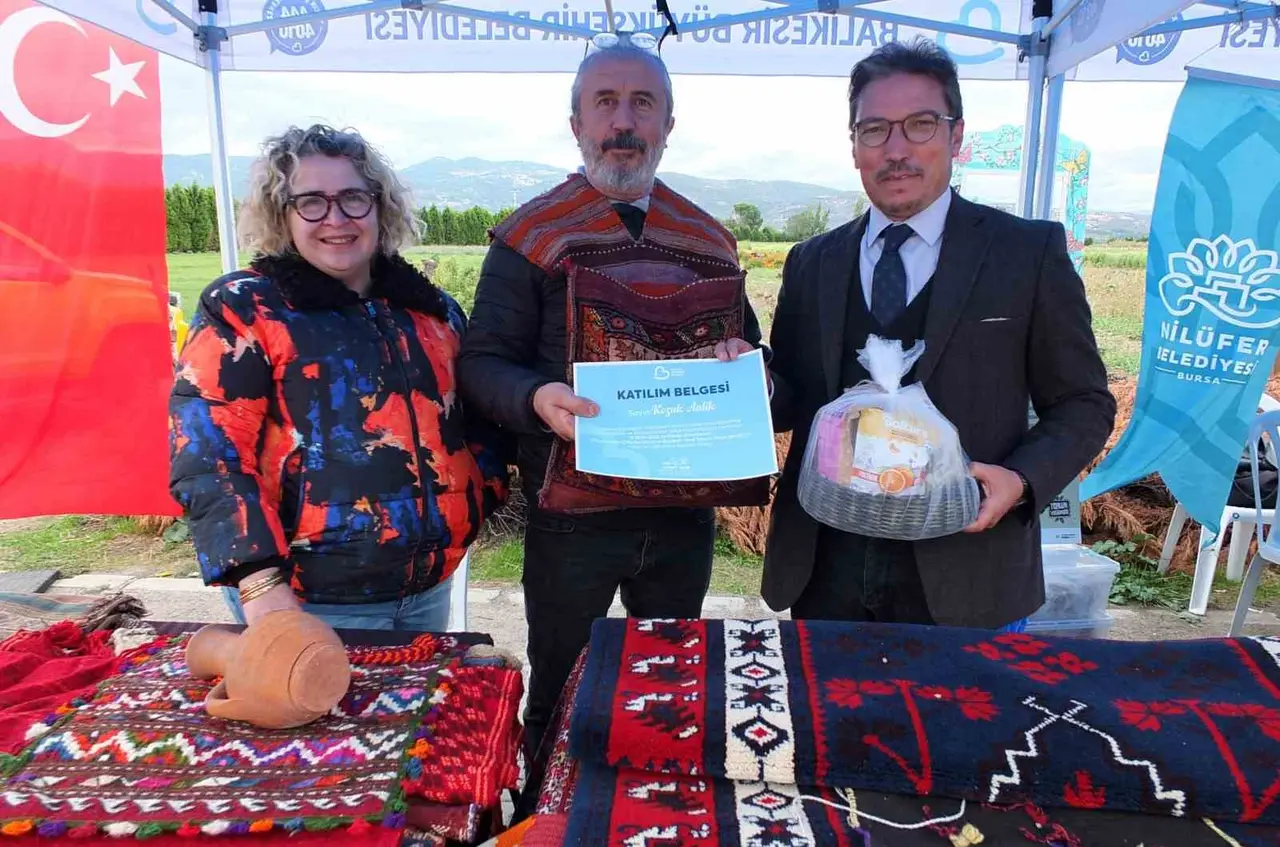 Burhaniye de eski çobanların azık torbaları turistik eşya oldu
