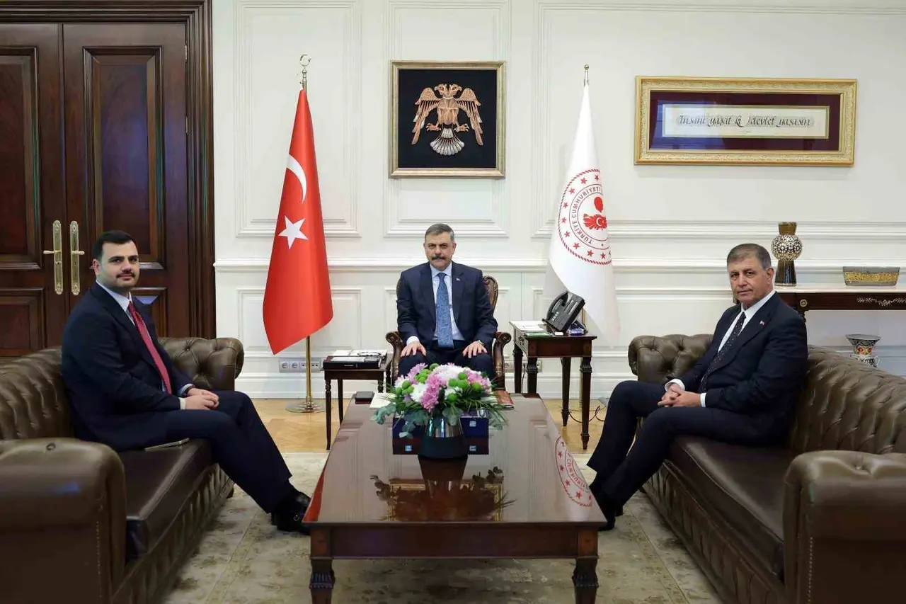 Başkan Tugay’dan İzmir için Ankara’da üst düzey temaslar
