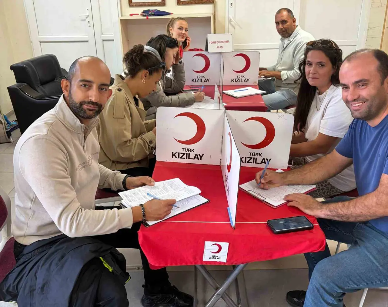 Çeşme’de Kızılay’a 97 ünite kan bağışı