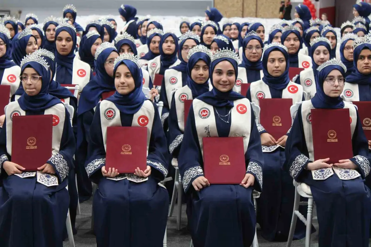 Kayseri’de 738 öğrenci hafız oldu