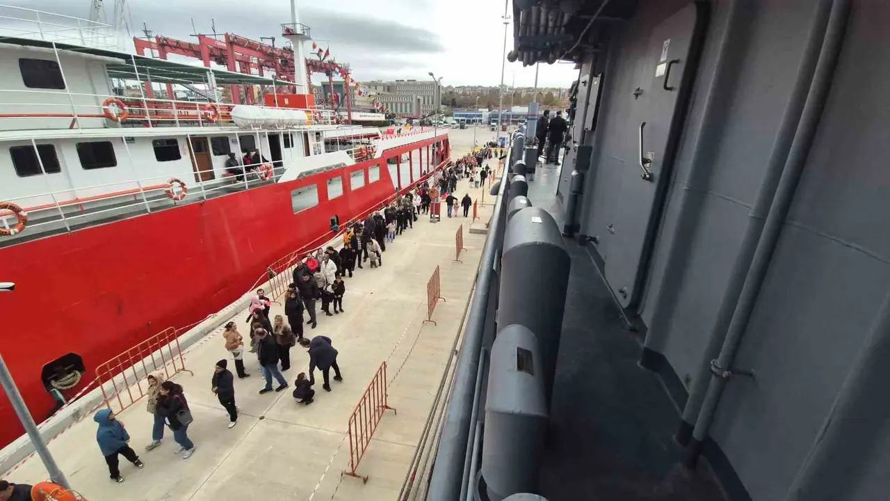 Tekirdağ’da TCG Işın gemisine ziyaretçi akını