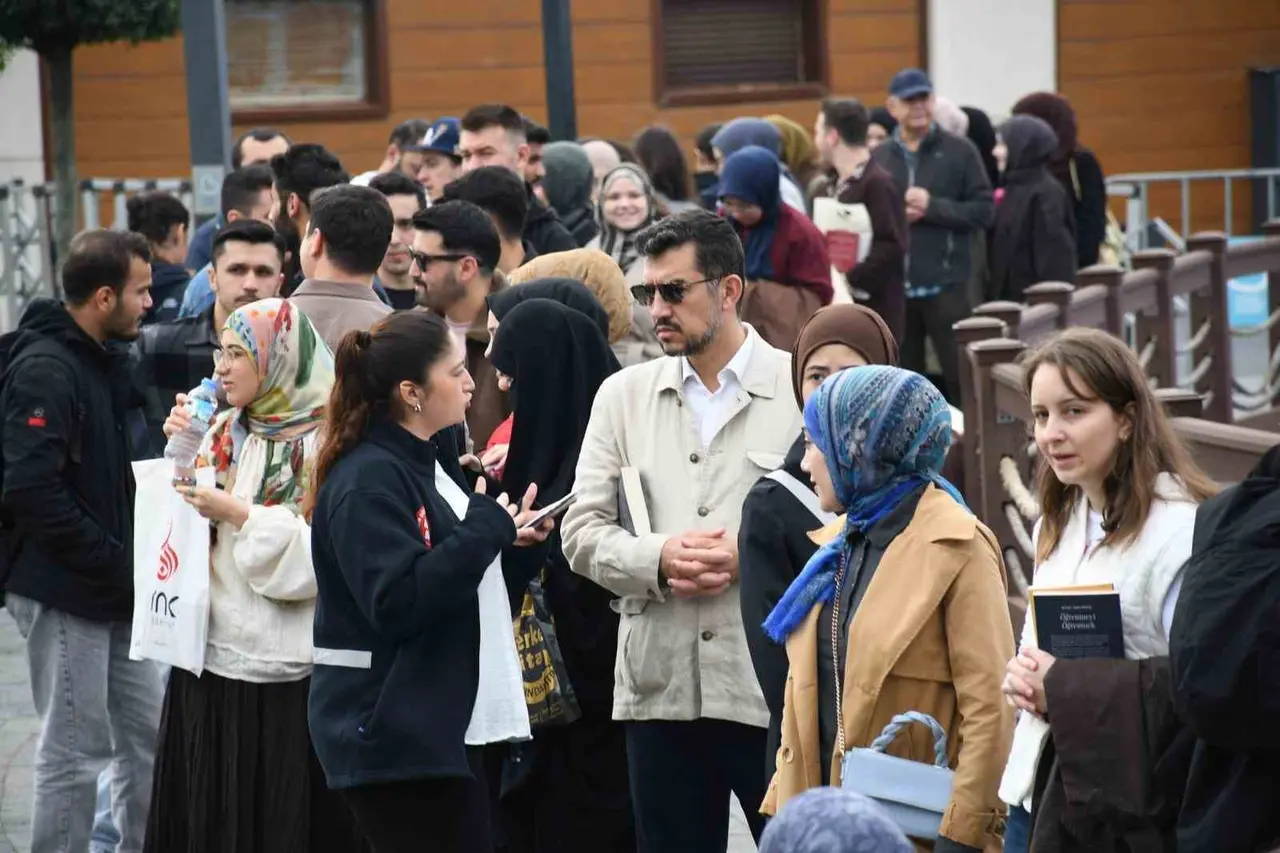 Birbirinden kıymetli yazarlar Balıkesir Kitap Fuarı’nda