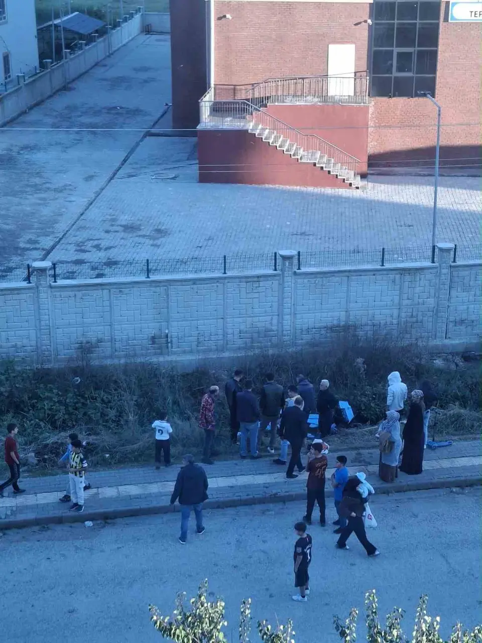 Elazığda su kanalına düşen 8 yaşındaki çocuk kurtarıldı