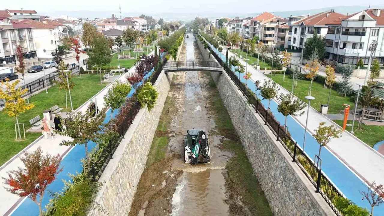 İnegöl Belediyesi’nden yağış öncesi sel ve su baskınlarına karşı önlem