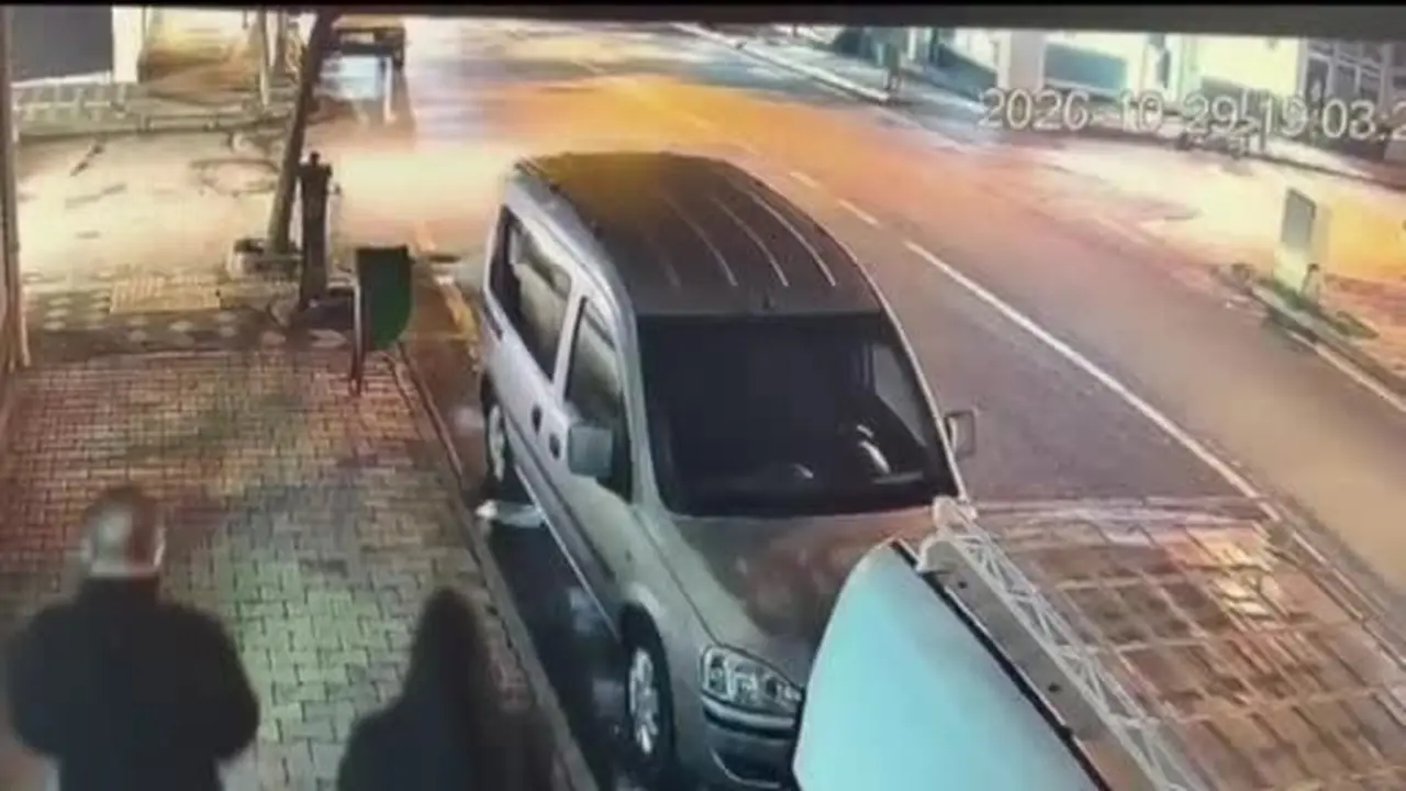 Adıyaman’da 2 kişinin yaralandığı kaza kamerada