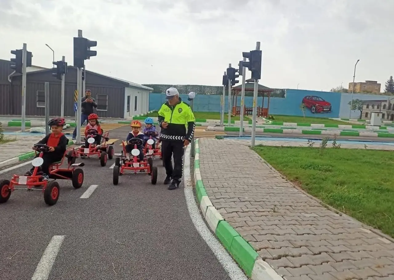 Kilis’te Trafik Eğitim Parkı’nda öğrencilere trafik eğitimi verildi