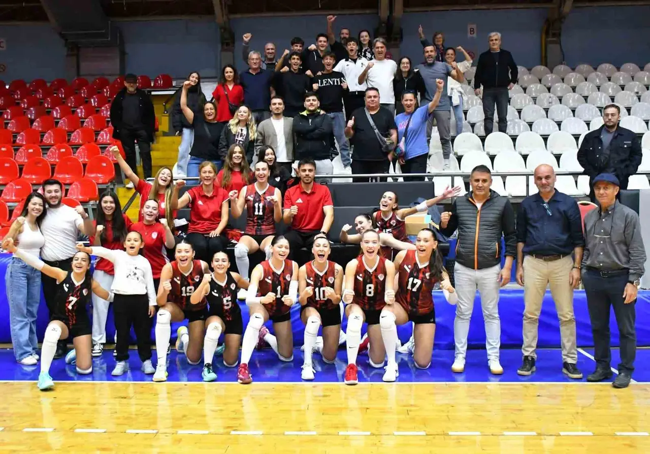 Yunusemre’nin Sultanları Altay’ı 36-34’lük setle geçti