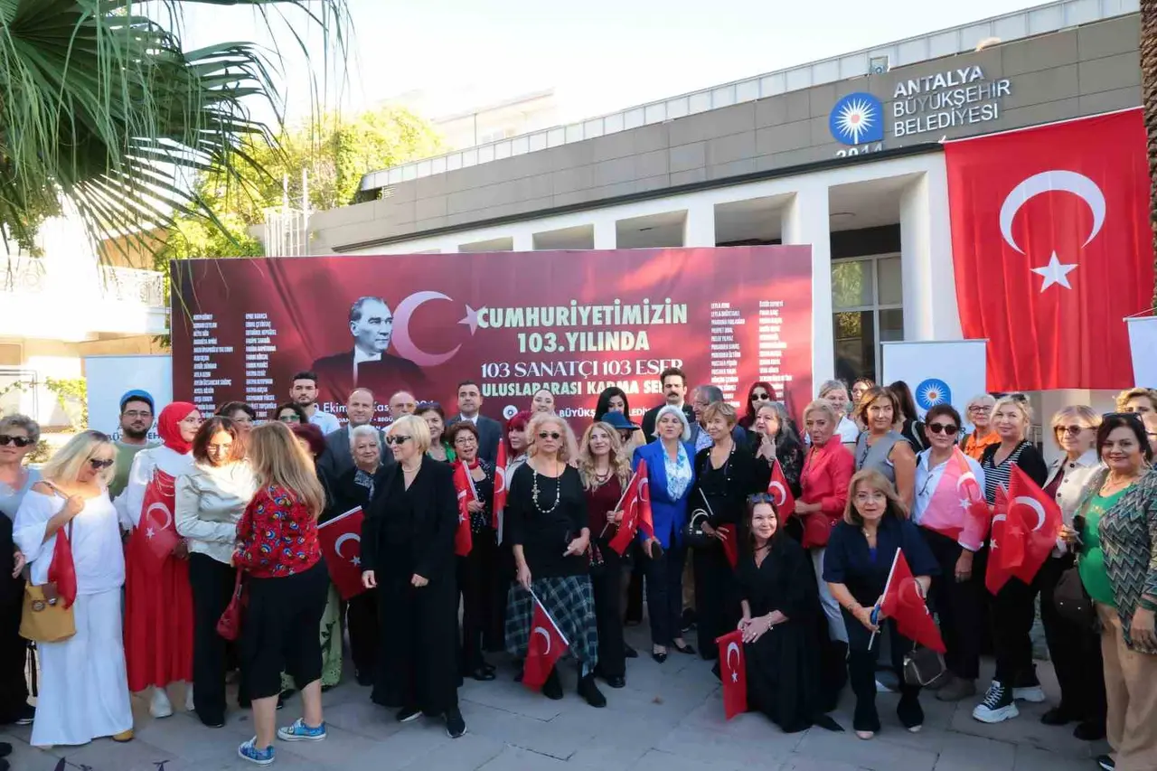 Antalya’da 103 sanatçıdan Cumhuriyet’e özel sergi