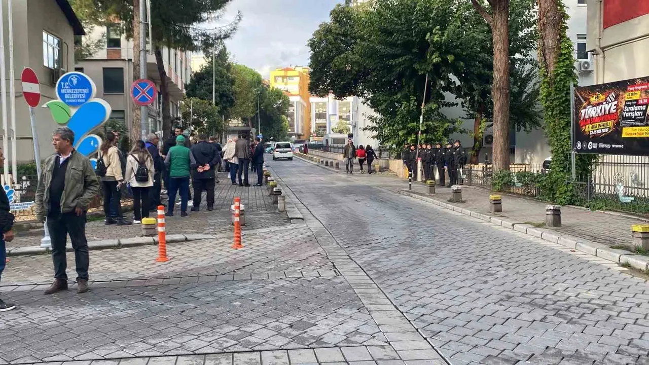 Merkezefendi Belediyesi operasyonunda 3 kişi mahkemeye sevk edildi, 7 kişi serbest