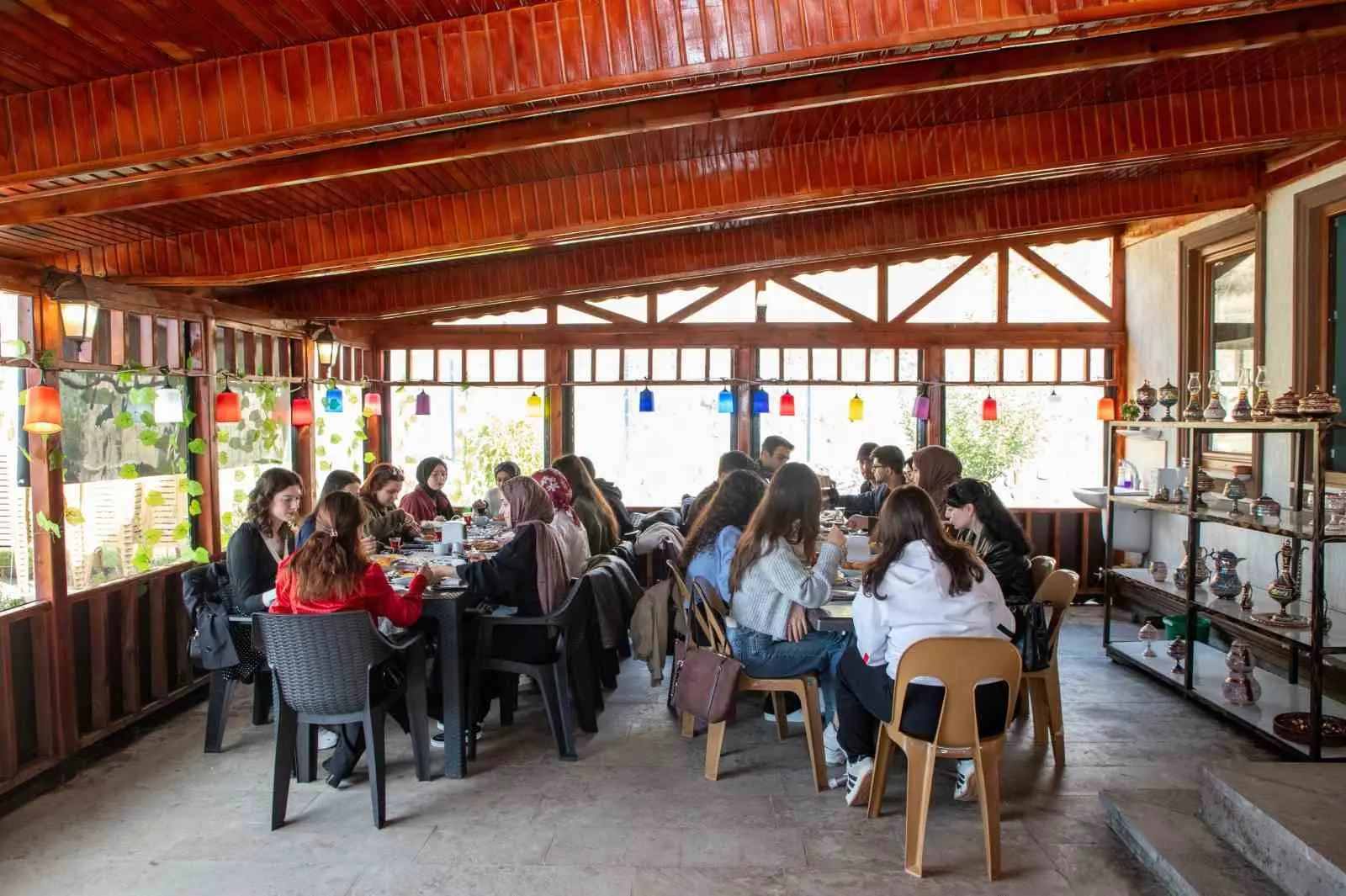 EBYÜ’de akademisyenler ve öğrenciler geleneksel kahvaltıda buluştu