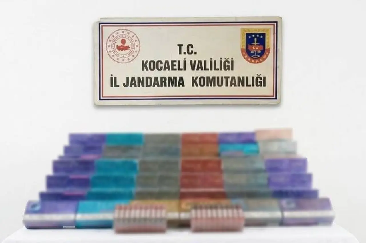 Kocaeli’de 920 bin liralık 2 bin 830 paket kaçak ürün yakalandı