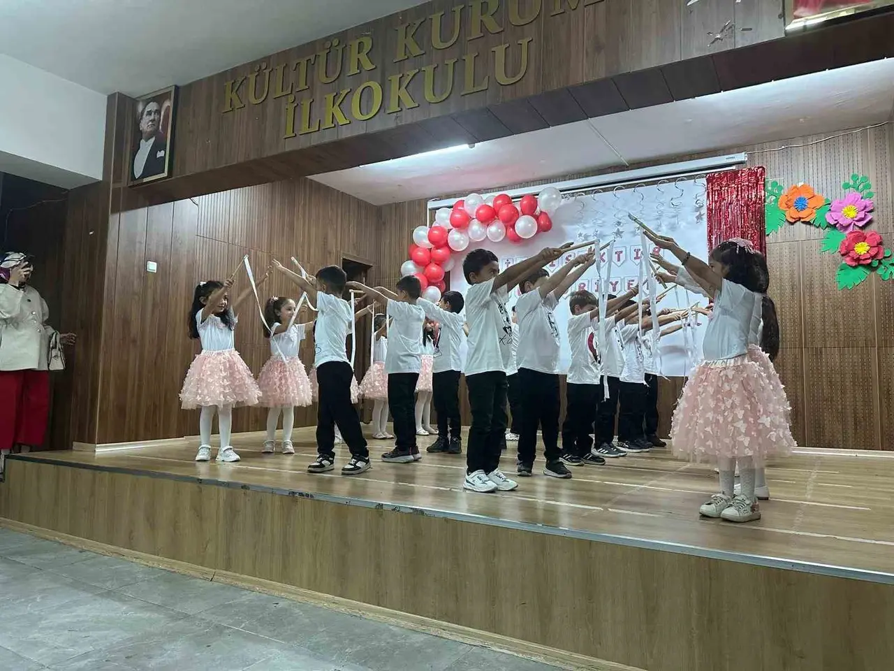 Kültür Kurumu İlkokulu’nda Cumhuriyet coşkusu