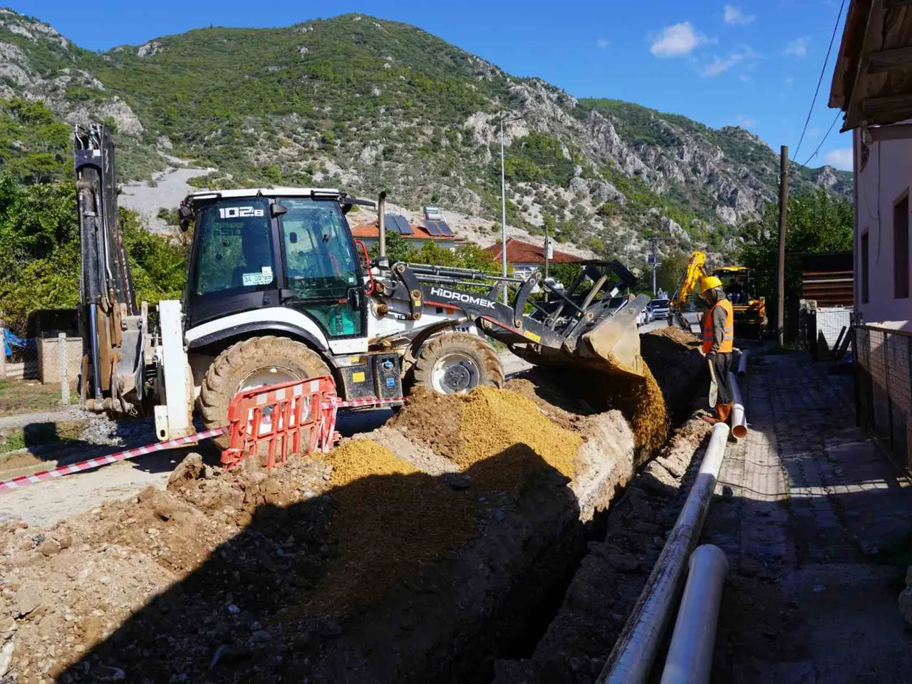 40 yıllık su isale hatları yenileniyor