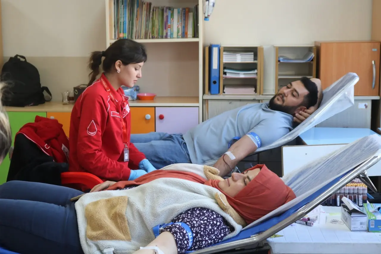 Çivril’de minikler 1 günde 100 ünite kan bağışı topladı