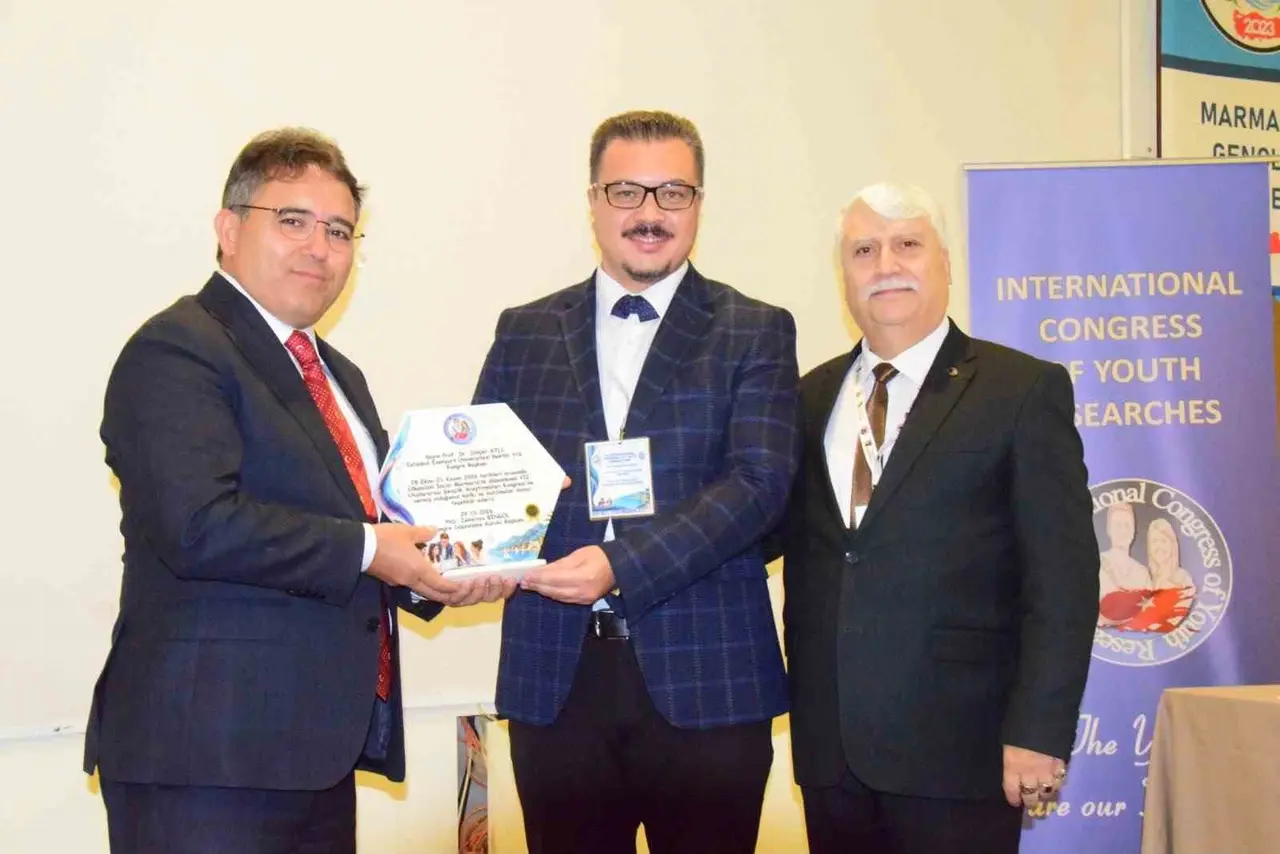 Marmaris’te gençliğin geleceği konuşuldu