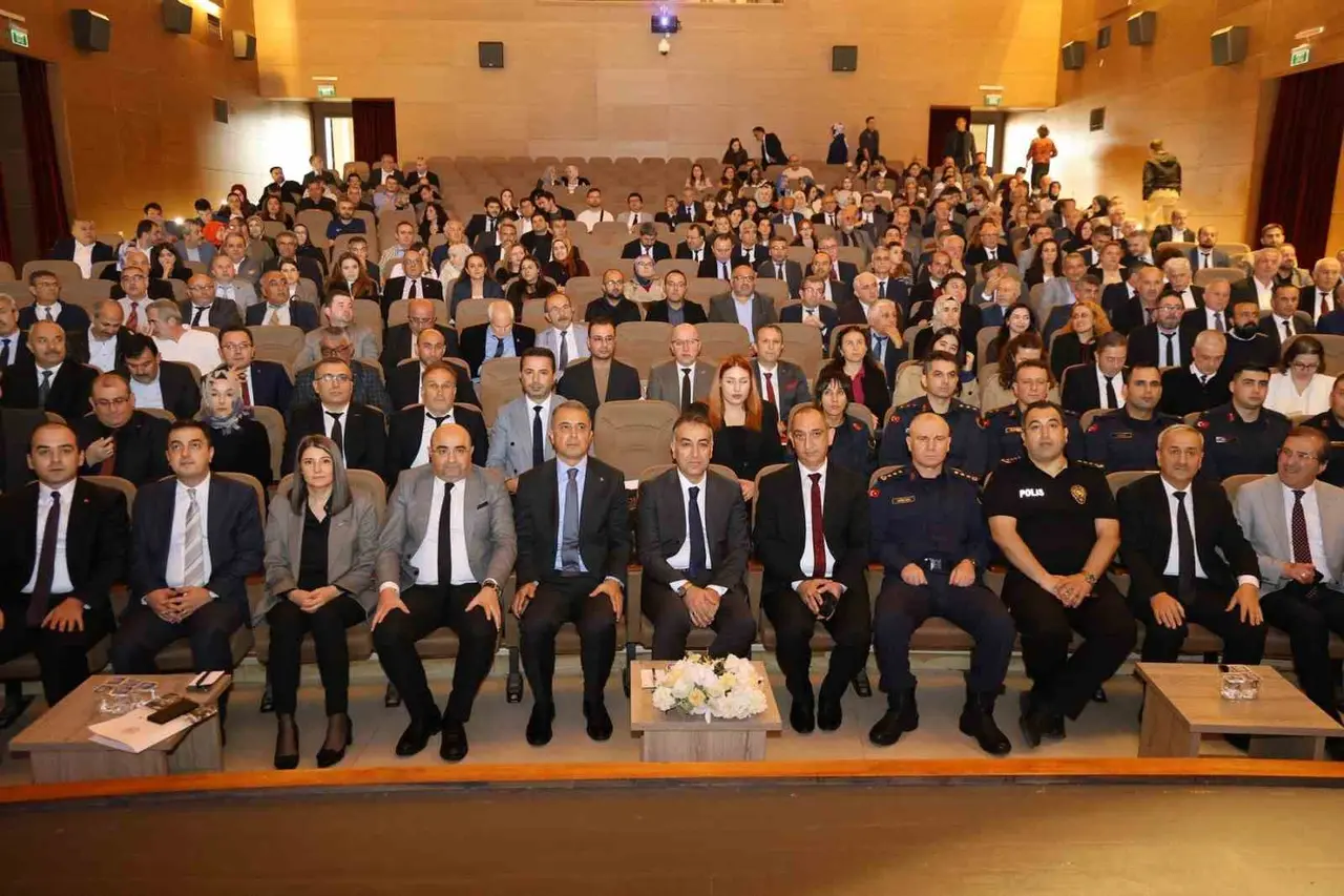 Karabük’te Okul Güvenliği Bilgilendirme Toplantısı gerçekleştirildi