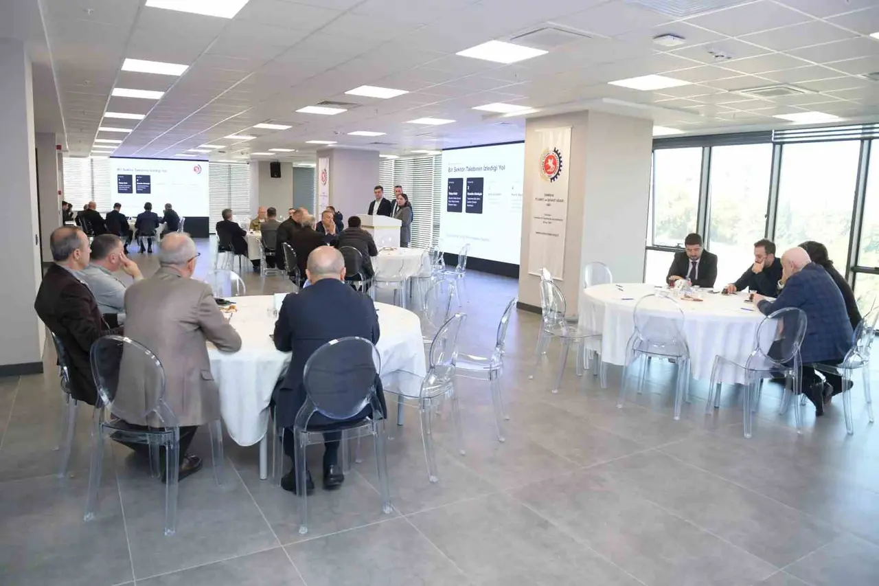 Murzioğlu: "Meslek komitelerimiz, sektörlerin sesi"