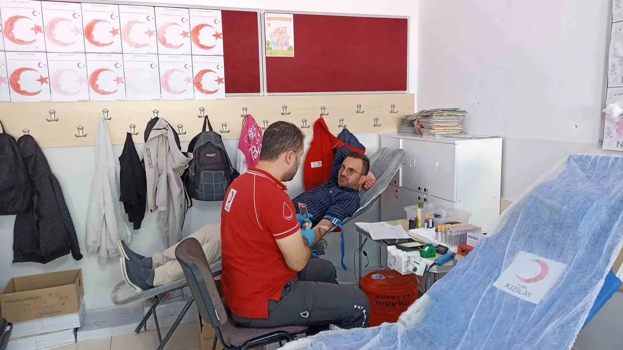 "Okulumda ‘Kan’panya Var" etkinliğinde 60 ünite kan bağışı
