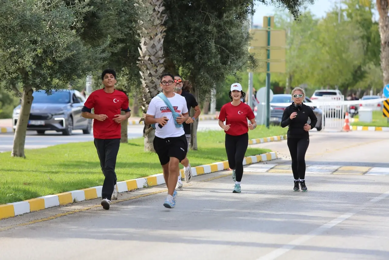 Akdeniz Üniversitesinde Cumhuriyet Coşkusu