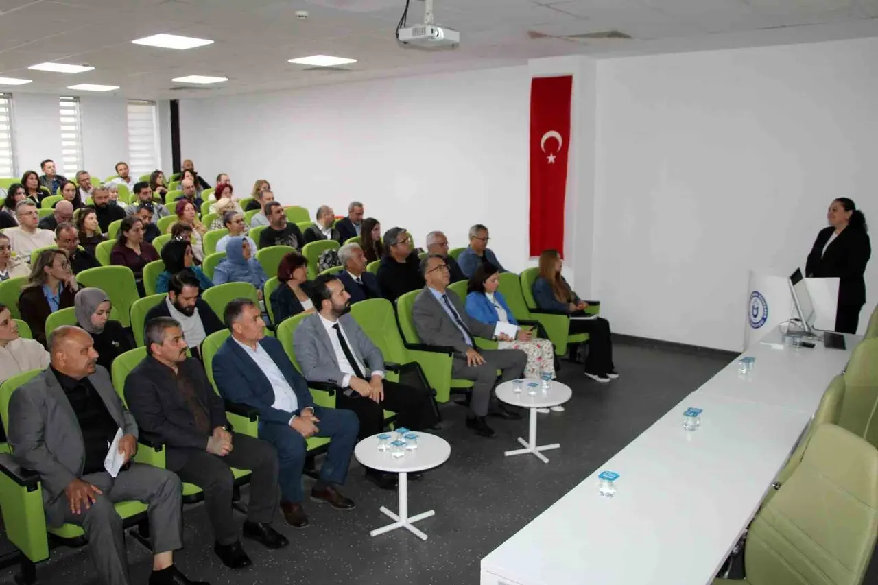ADÜ’de kişisel verilerin korunmasına yönelik eğitim düzenlendi
