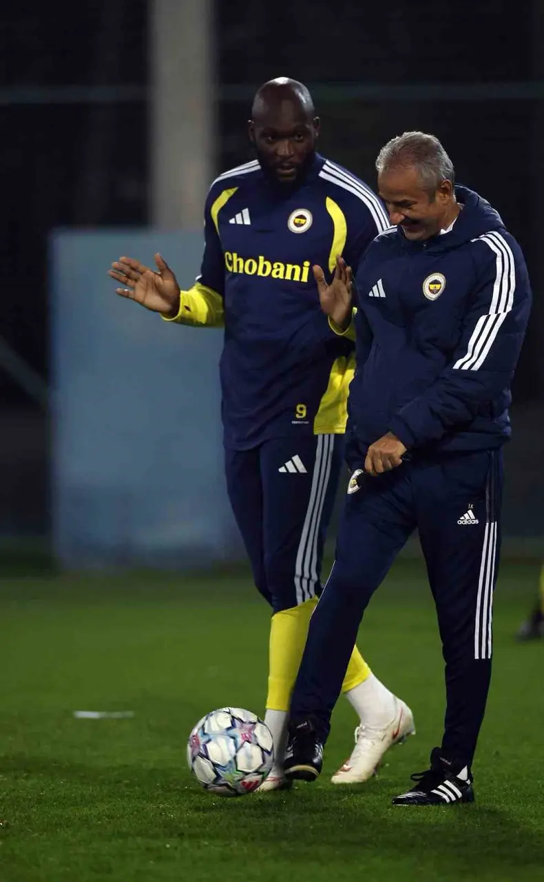 Fenerbahçe, Slavia Prag maçı hazırlıklarını tamamladı