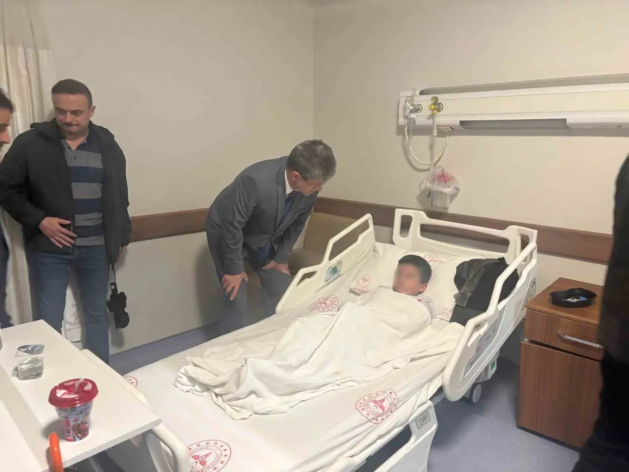 Öğrenci servisi ile otomobil çarpıştı: 5 yaralı