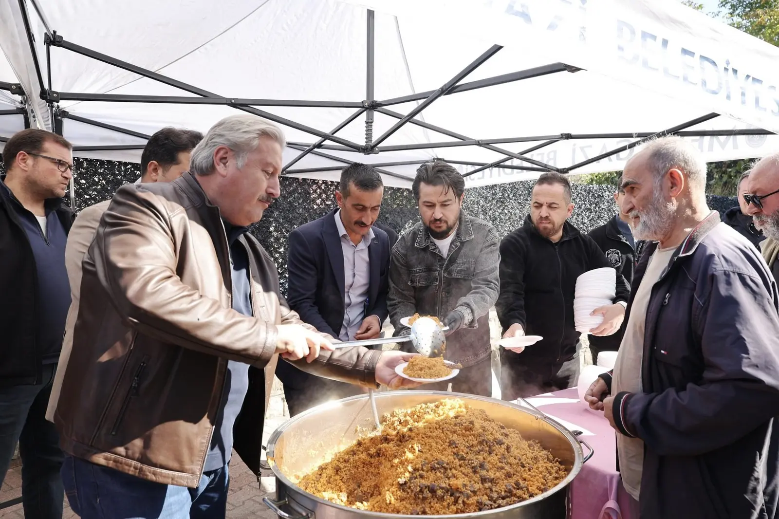 Gürpınar’ın park ve havuzu yenilendi