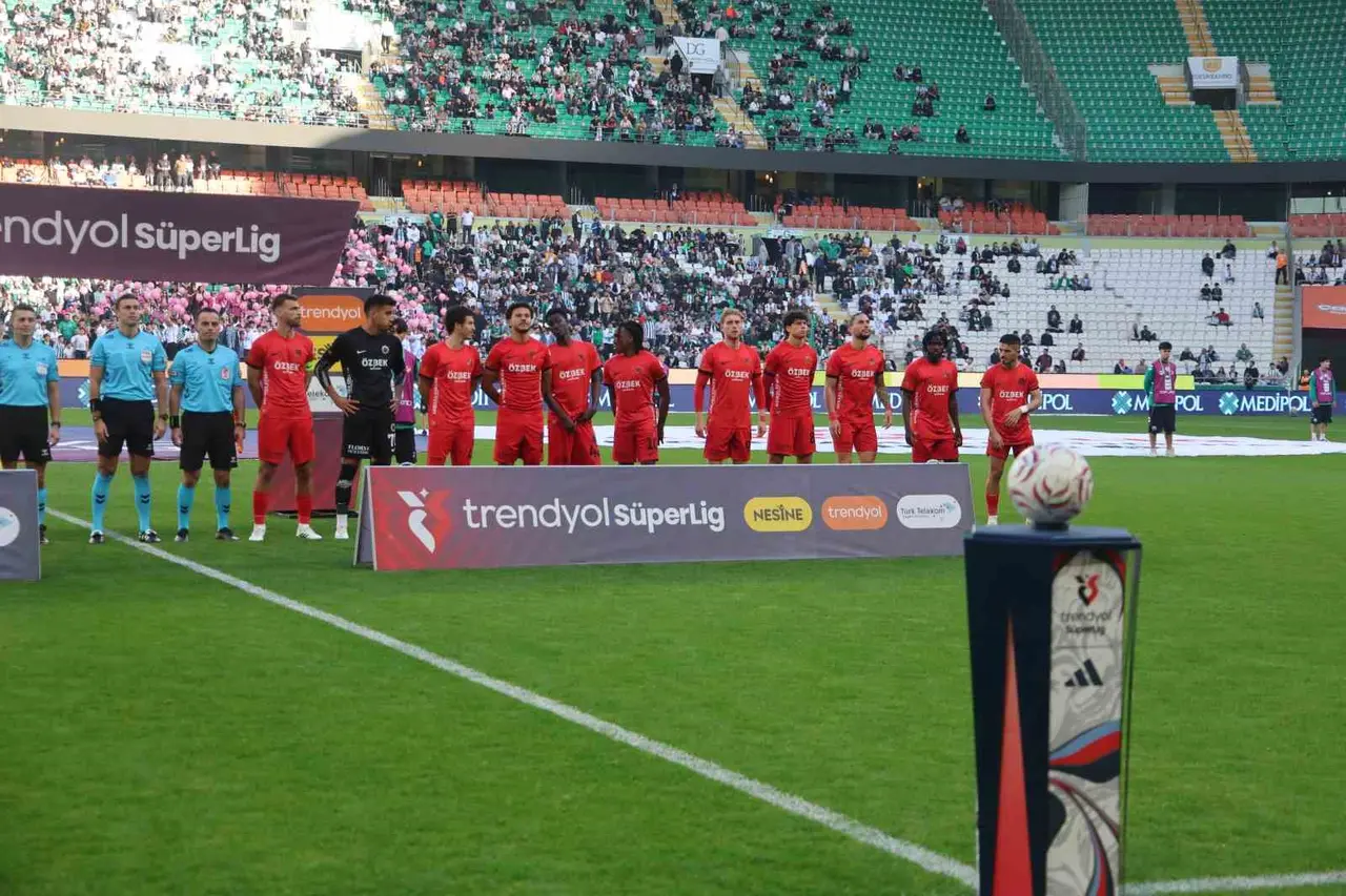 Trendyol Süper Lig: Konyaspor: 1 - Gençlerbirliği: 0 (İlk yarı)