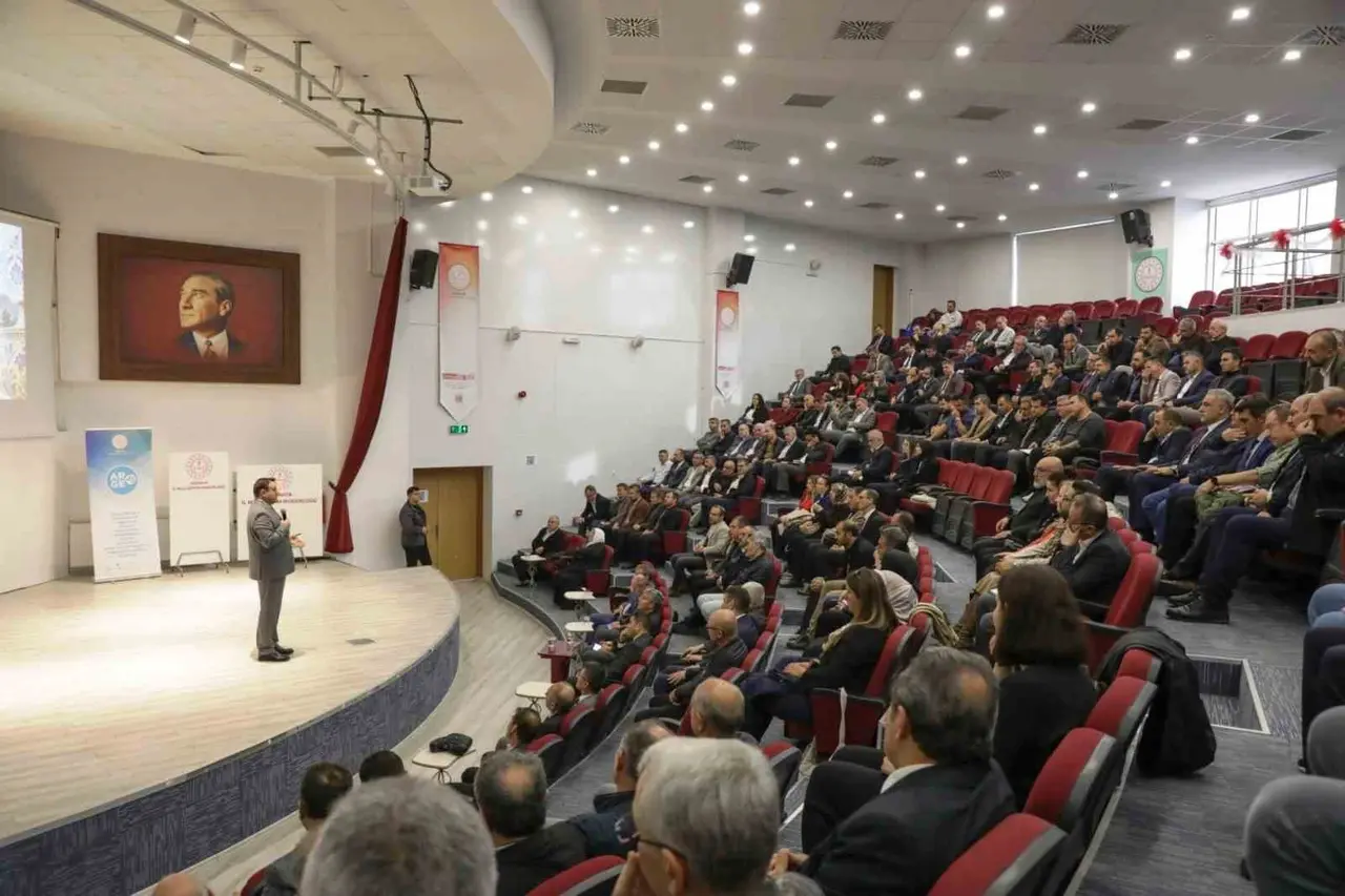 Kütahya’da 43 Adım Projesi için okul müdürleri bir araya geldi