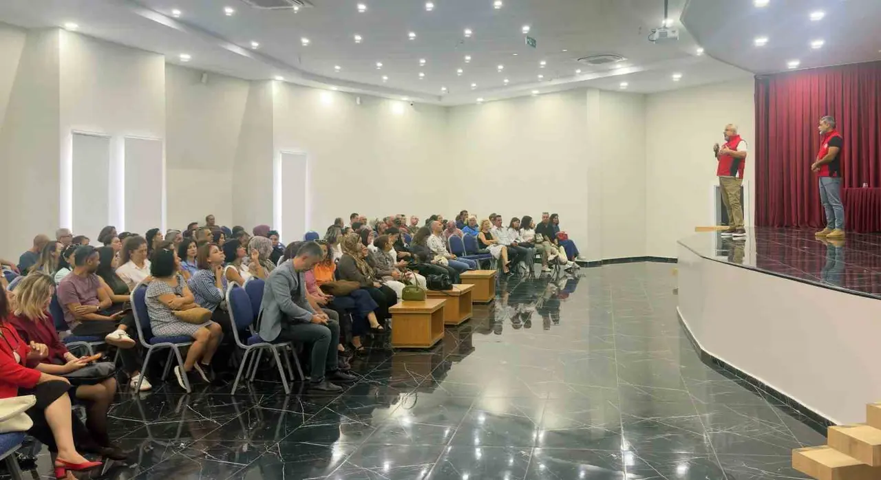 Muğla’da öğretmenlere terörle mücadele bilgilendirmesi