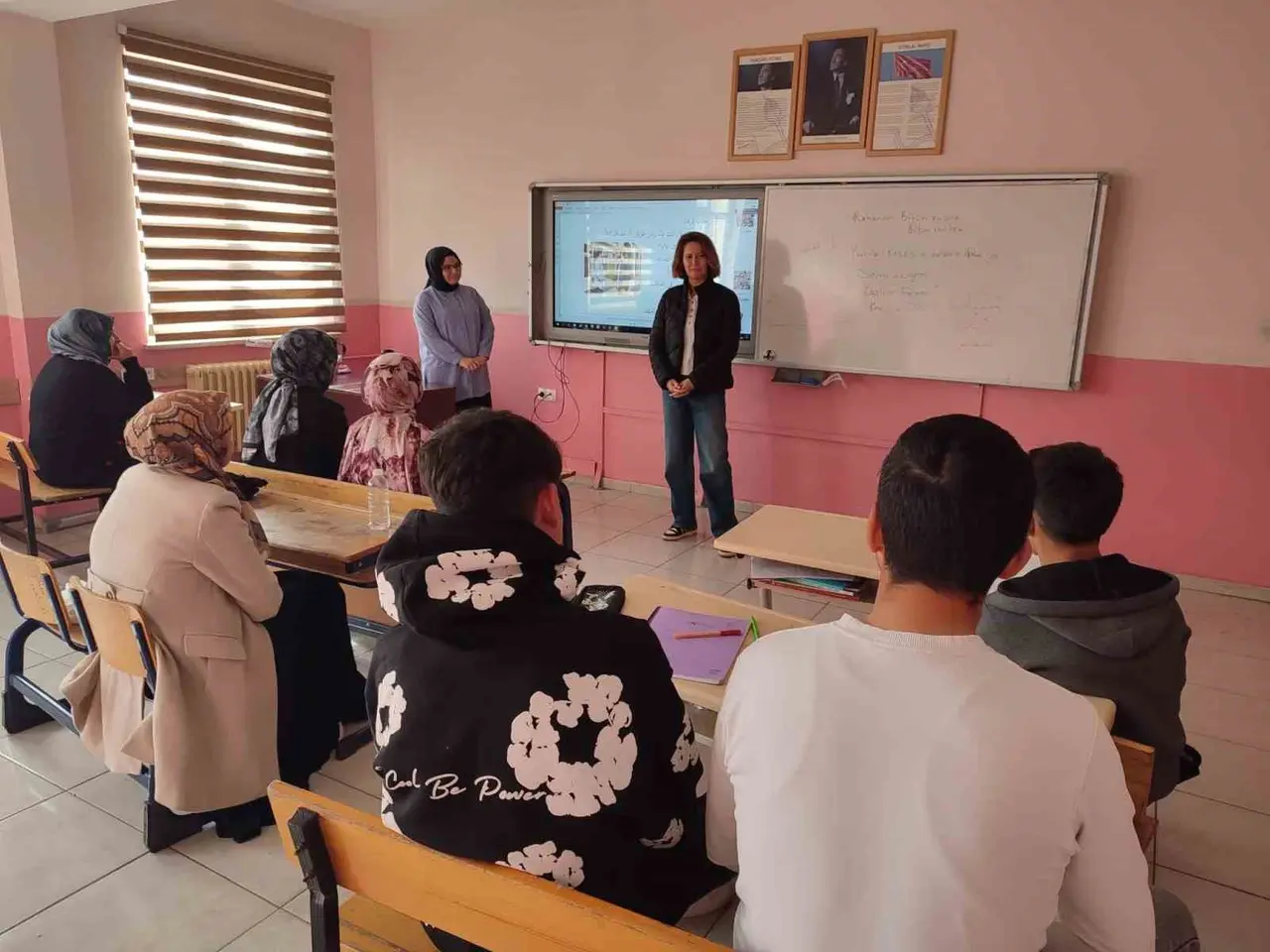 Altıntaş’ta Açık Öğretim İmam Hatip Lisesi kurslarına ziyaret