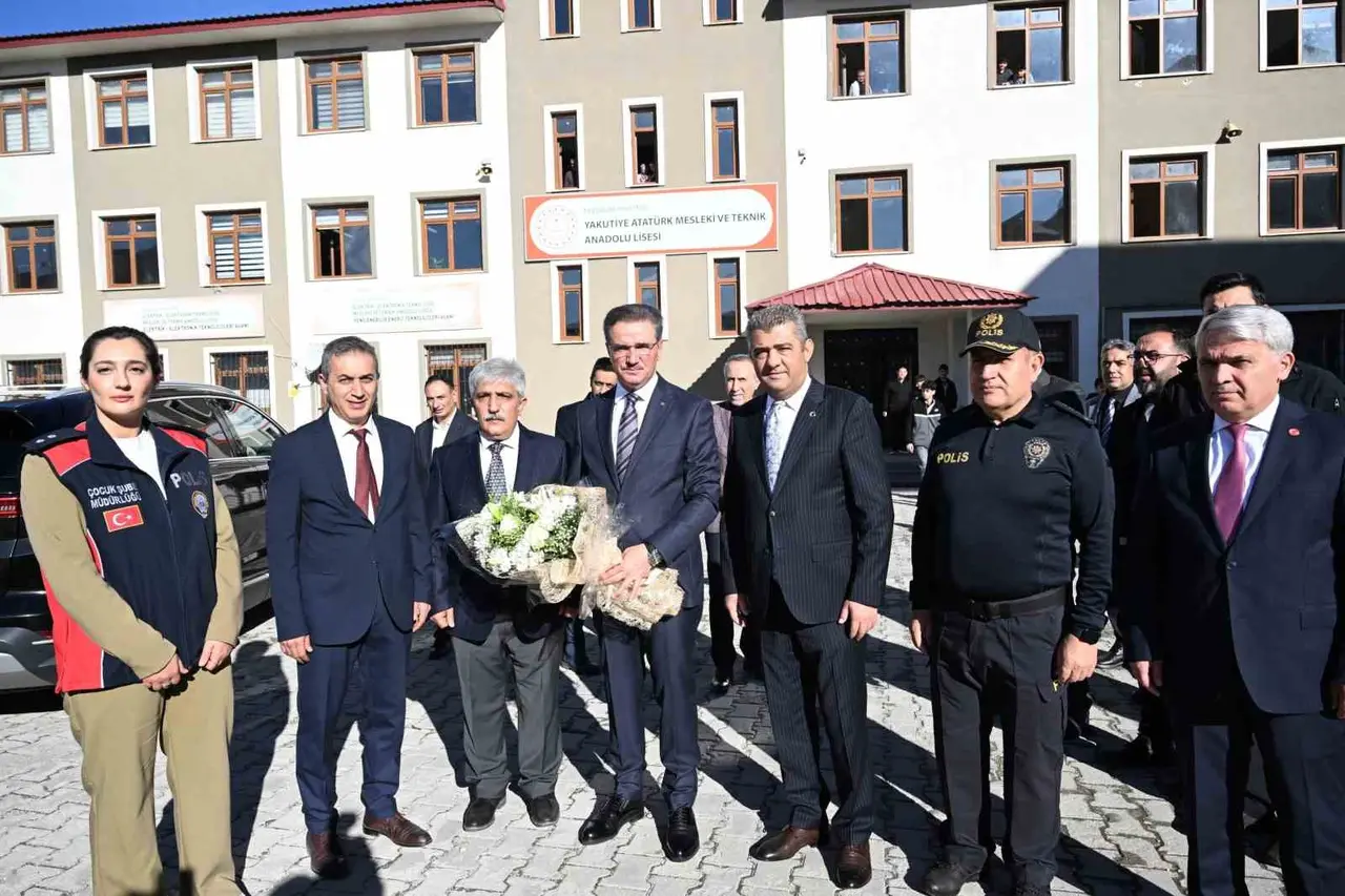 "Mesleki eğitim nitelikli bireyler yetiştirme açısından önemli"